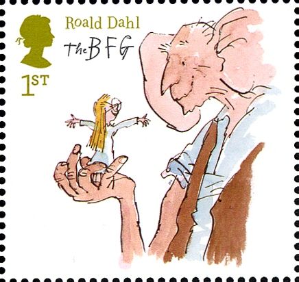 The BFG carrying Sophie in his Hand