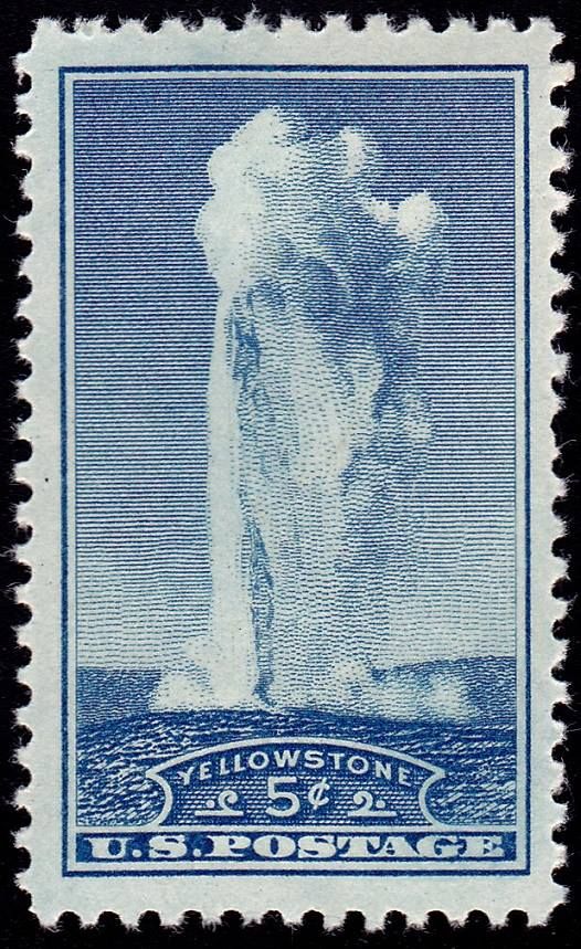 Geyser Old Faithful, Yellowstone National Park, Wyoming