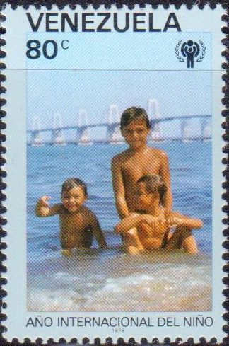 Child with the beach