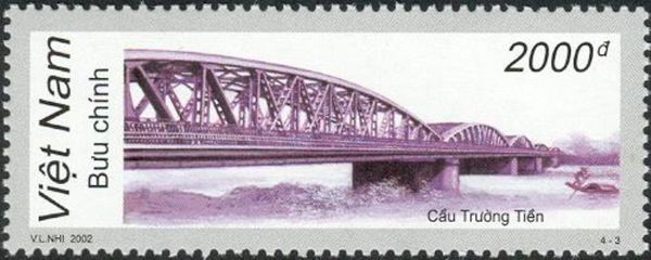 Truong Tien bridge