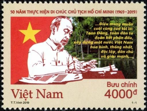 Hồ Chí Minh Typing His Last Testament