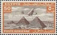Aircraft flying over the Pyramids of Giza