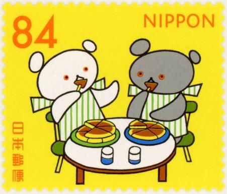 Shirukuma-chan and Her Friend Eating Hotcakes