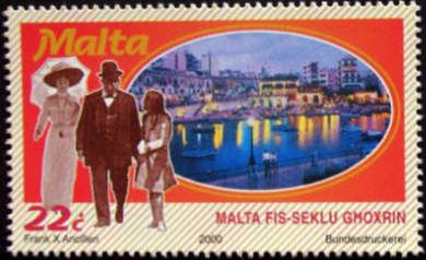 Family in 1900 and illuminated Quayside at Spinola Bay