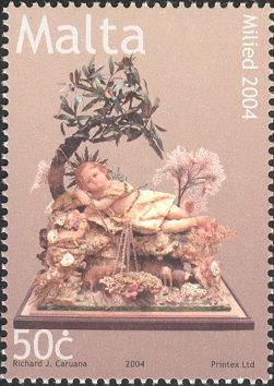 Beeswax Bambino under tree