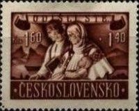 Czechs and Slovaks return home