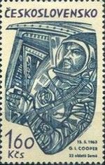 L.G.Cooper v kabině lodi Mercury