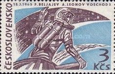 Leonov leaving space ship