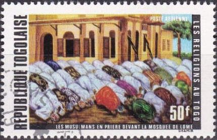Mohammedans praying in front of Lamé Mosque