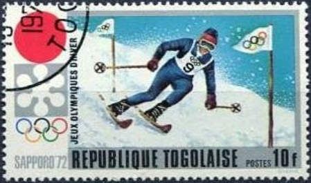 Slalom skiing