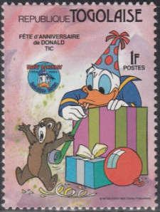 Donald Duck with his presents and Chip