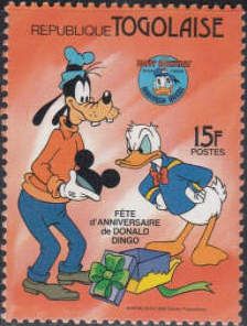 Goofy giving Donald Duck his present