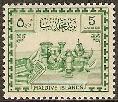 Maldive Urns