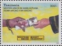Exchange of American and Tanzanian currency