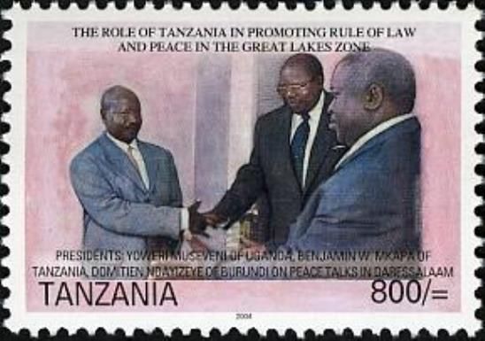 Presidents Museveni of Uganda, Benjamin Mkapa of Tanzania an