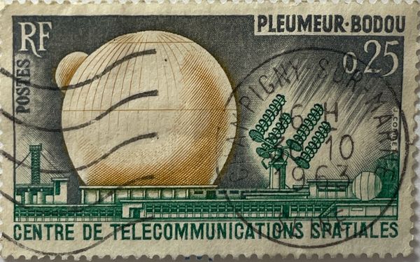 Pleumeur Bodou. Center for Space Communications