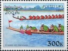 Teams rowing left