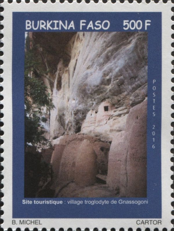 Tourism : Gnassogoni Cave Dwellings