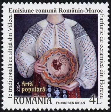 Traditional Dress of Vâlcea and Horezu Ceramic Plate