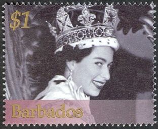 Queen Elizabeth wearing Imperial State Crown
