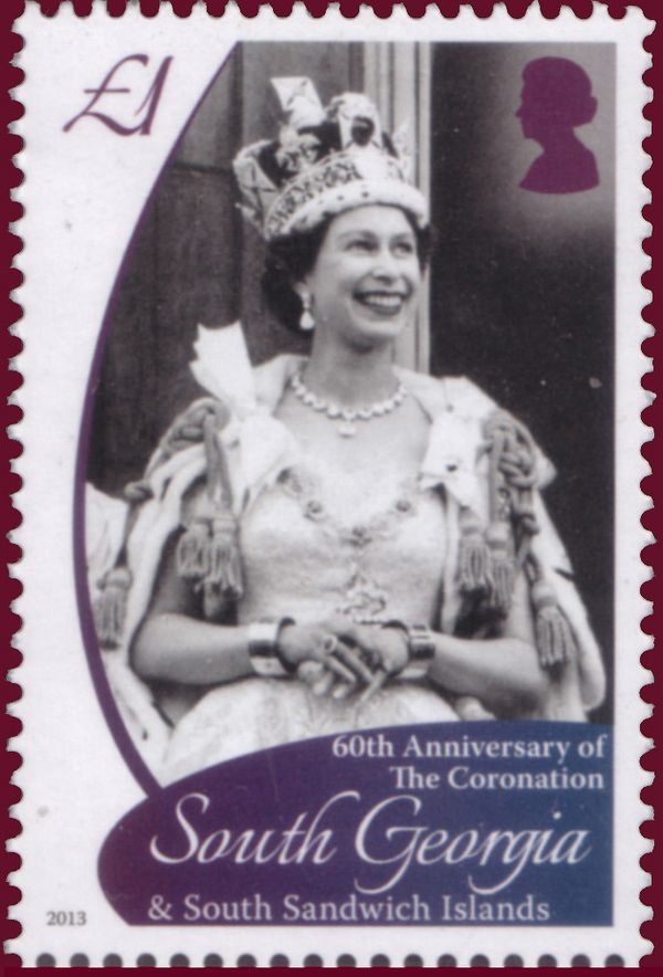 Queen on balcony of Buckingham Palace