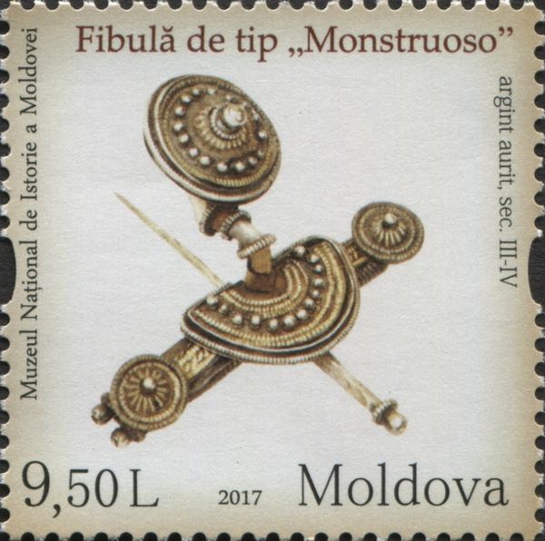 Silver-gilt "Monstruoso" Type Brooch (III-IV cent.)