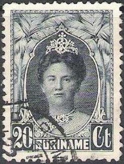 Queen Wilhelmina to the right