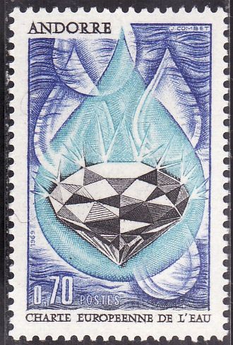 Water drop with the largest diamond