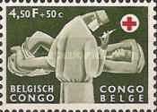 Red Cross in Congo - Doctor administers a Syringe